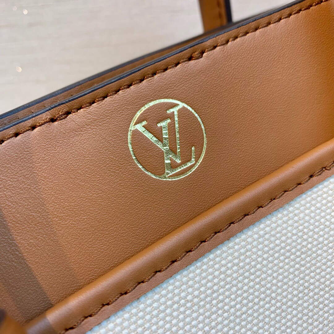 LV M59905 Louis Vuitton On My Side PM Tote Bag