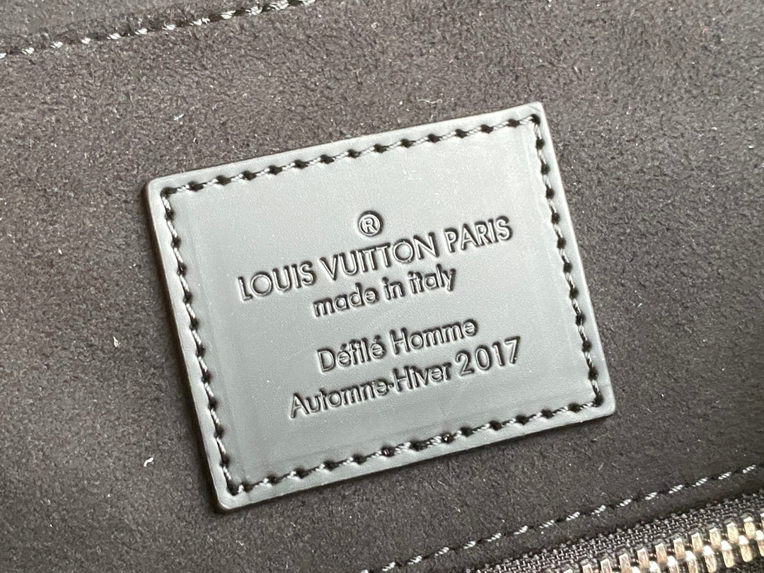 LV M58644 Louis Vuitton Christopher Slim Backpack Black