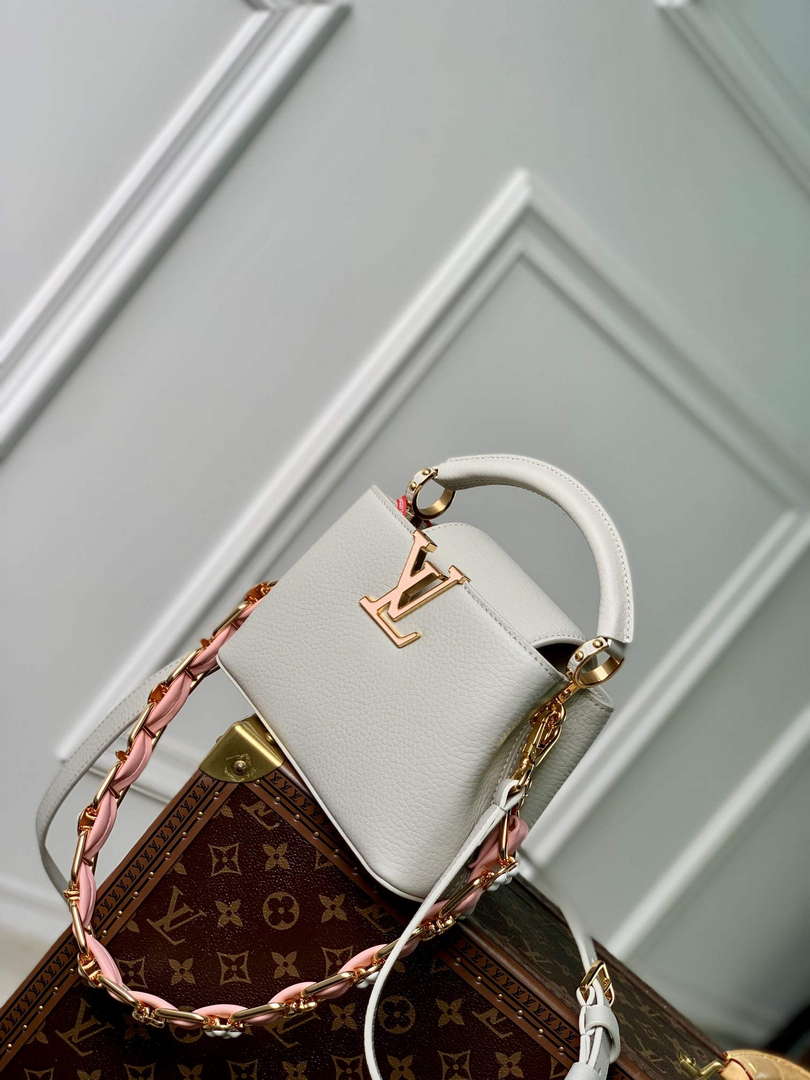 LV M23280 Louis Vuitton Capucines Mini Handbag Ice Grey