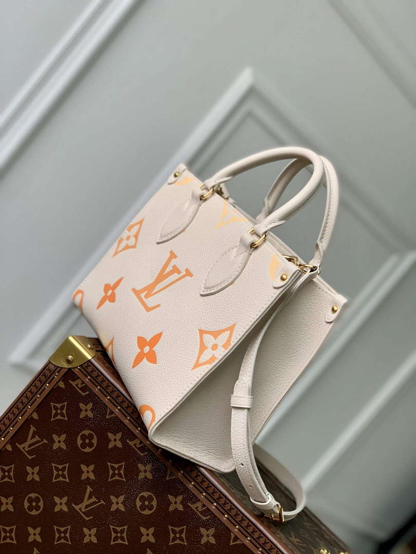 LV M46513 Louis Vuitton OnTheGo PM Bag