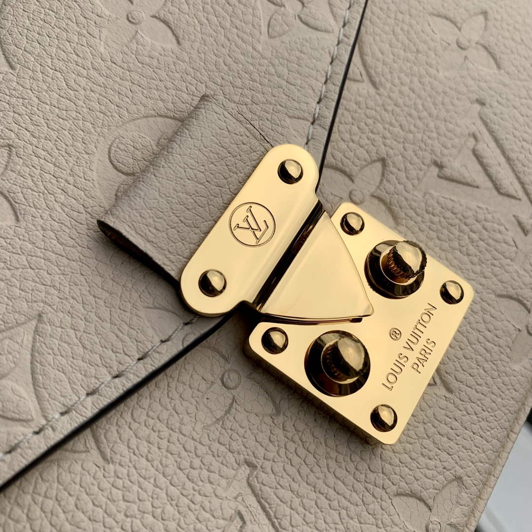 LV M22942 Louis Vuitton Pochette M��tis East West Handbag Cr��me Beige