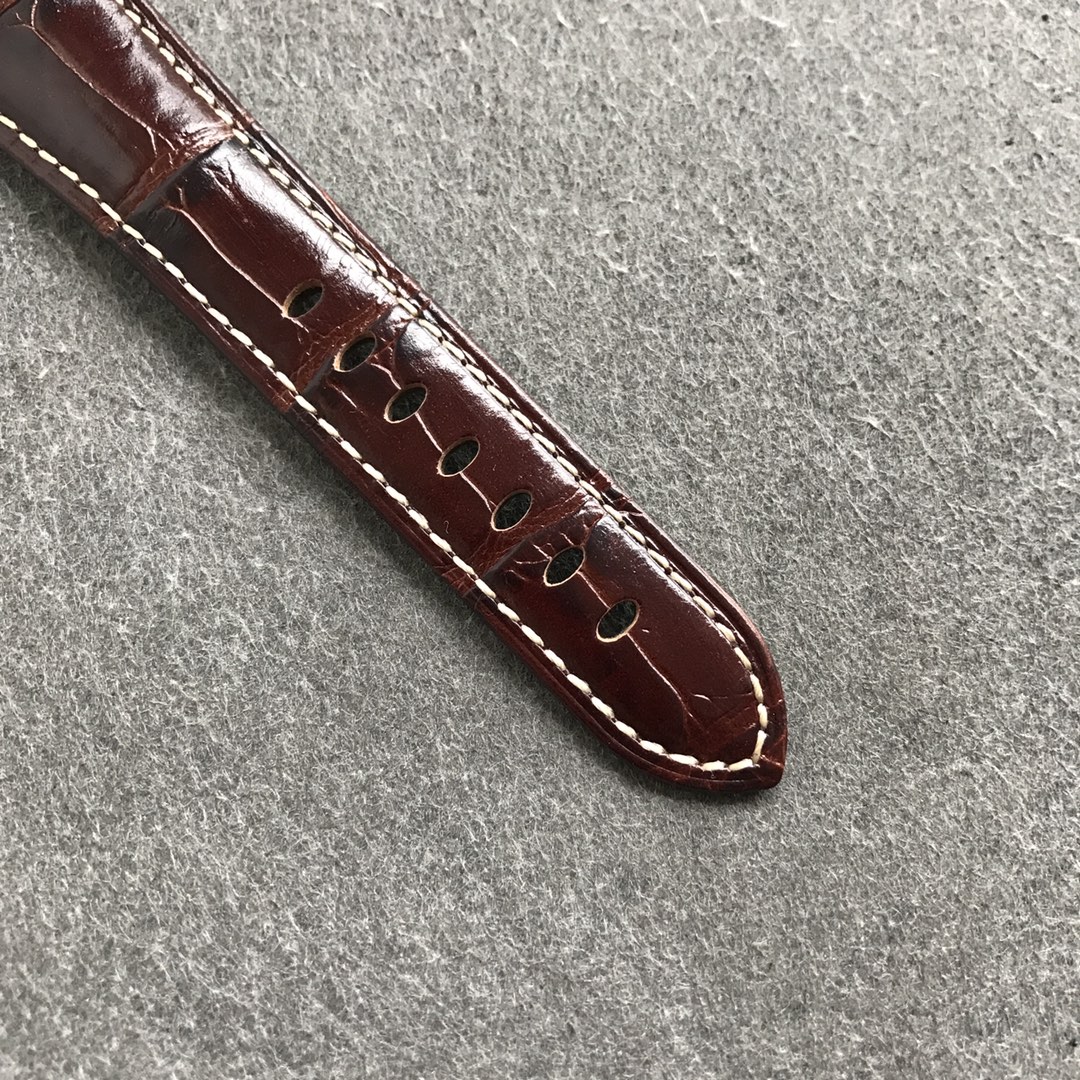 Panahai Luminor Due small red gold 42MM