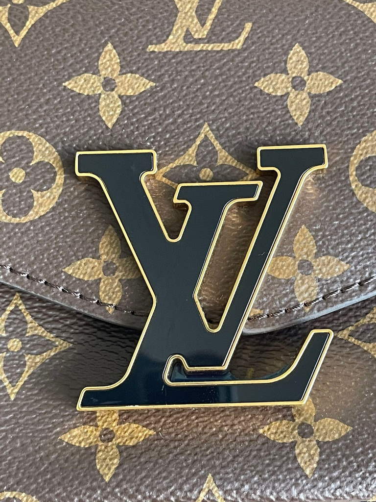 Louis Vuitton M45592 Passy Monogram LV M57888 in Brown