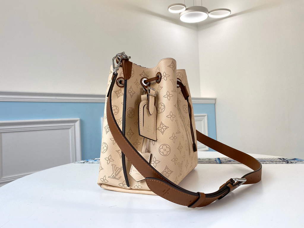 Louis Vuitton M55801 LV M55800 Muria M55799 Mahina Leather beige
