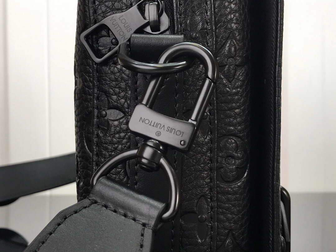 LV M57307 Louis Vuitton Steamer Messenger Bag Black
