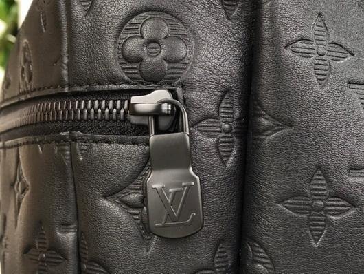 LV M43680 Louis Vuitton Discovery Backpack Black