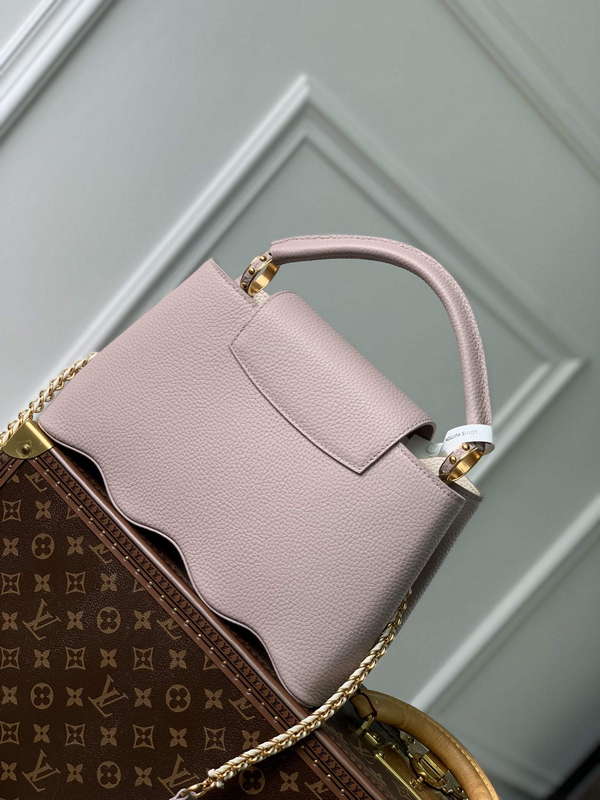 LV M22122 Louis Vuitton Capucines MM Handbag Wisteria