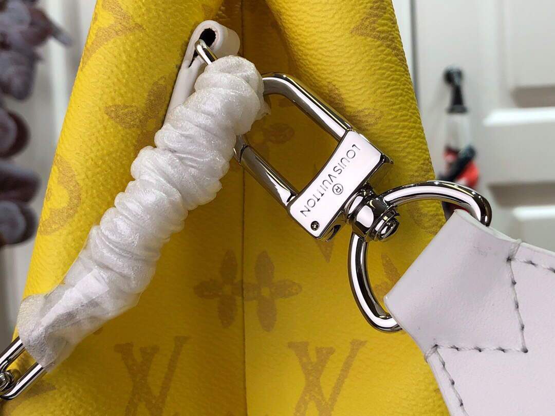 LV M46112 Louis Vuitton Carry It Bag 32cm Monogram Canvas Spring/Summer 2021 Collection Yellow