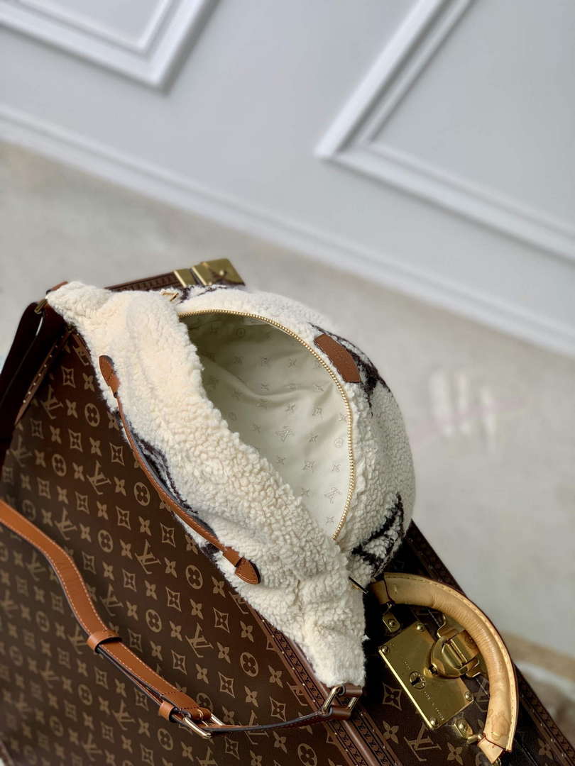 Louis Vuitton LV M23715 Bumbag Cream/Brown