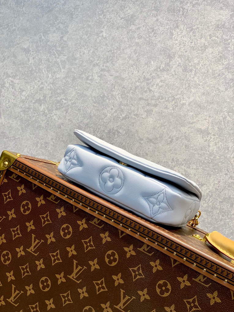 LV M81399 Louis Vuitton Wallet On Strap Bubblegram Glacier Blue