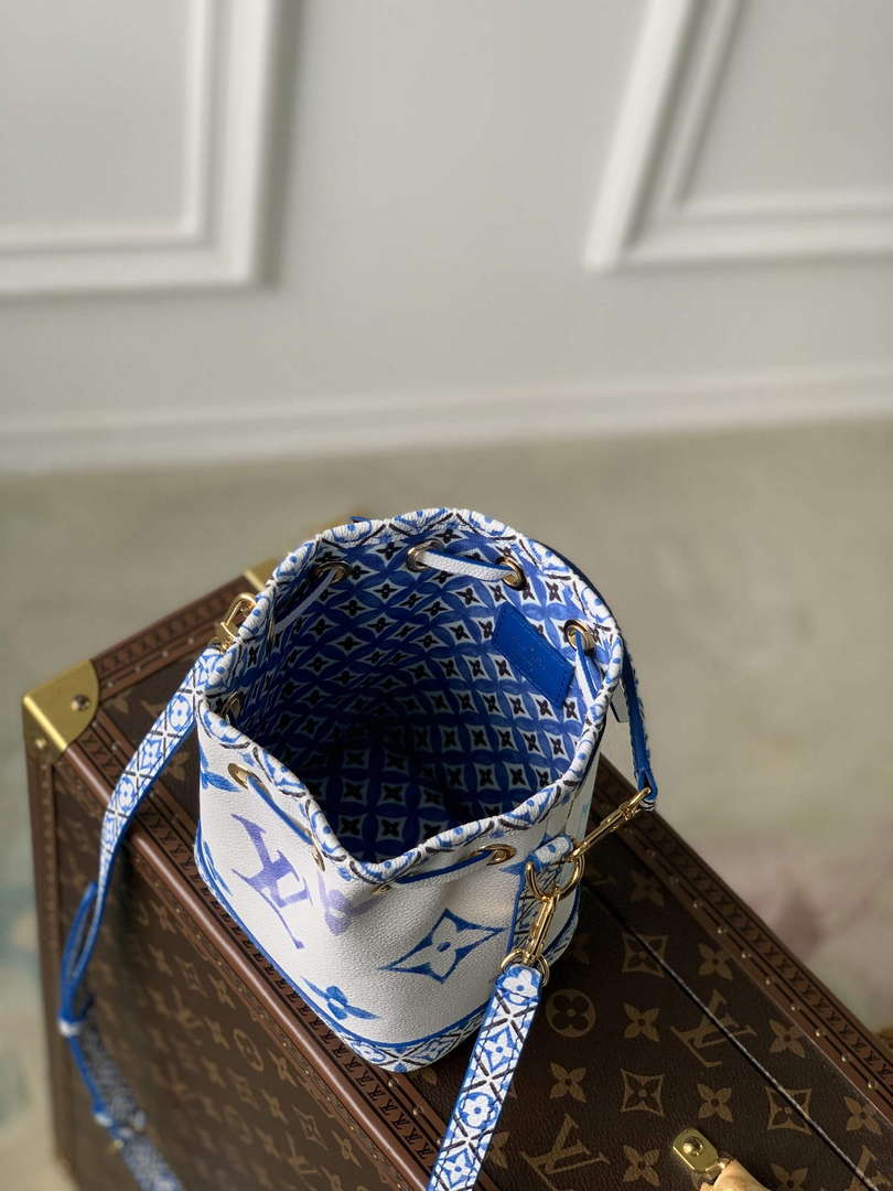 LV M82386 Louis Vuitton Nano No�� Bucket Bag Blue