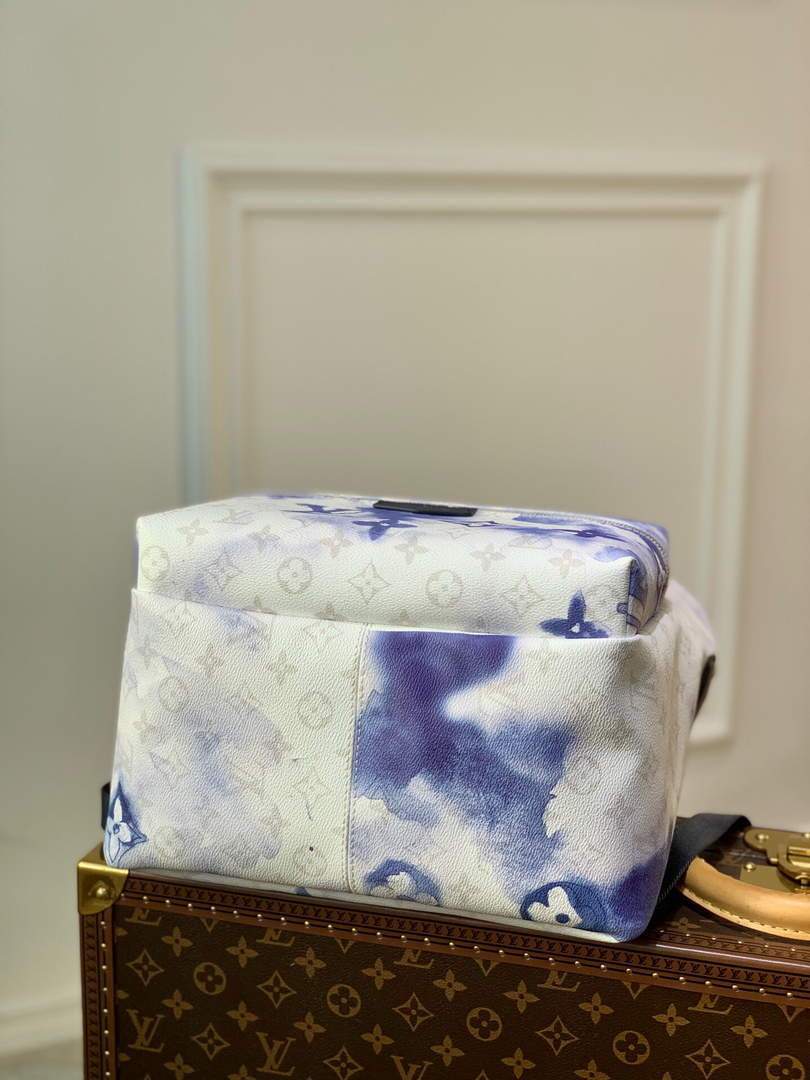 LV M45760 Louis Vuitton Discovery Backpack White Blue