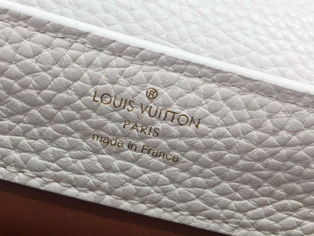 LV M59864 Louis Vuitton Capucines Mini Bag