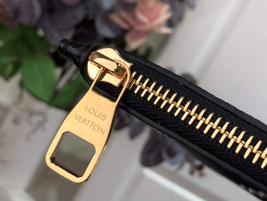 Louis Vuitton M46040 LV M46039 Neverfull MM black