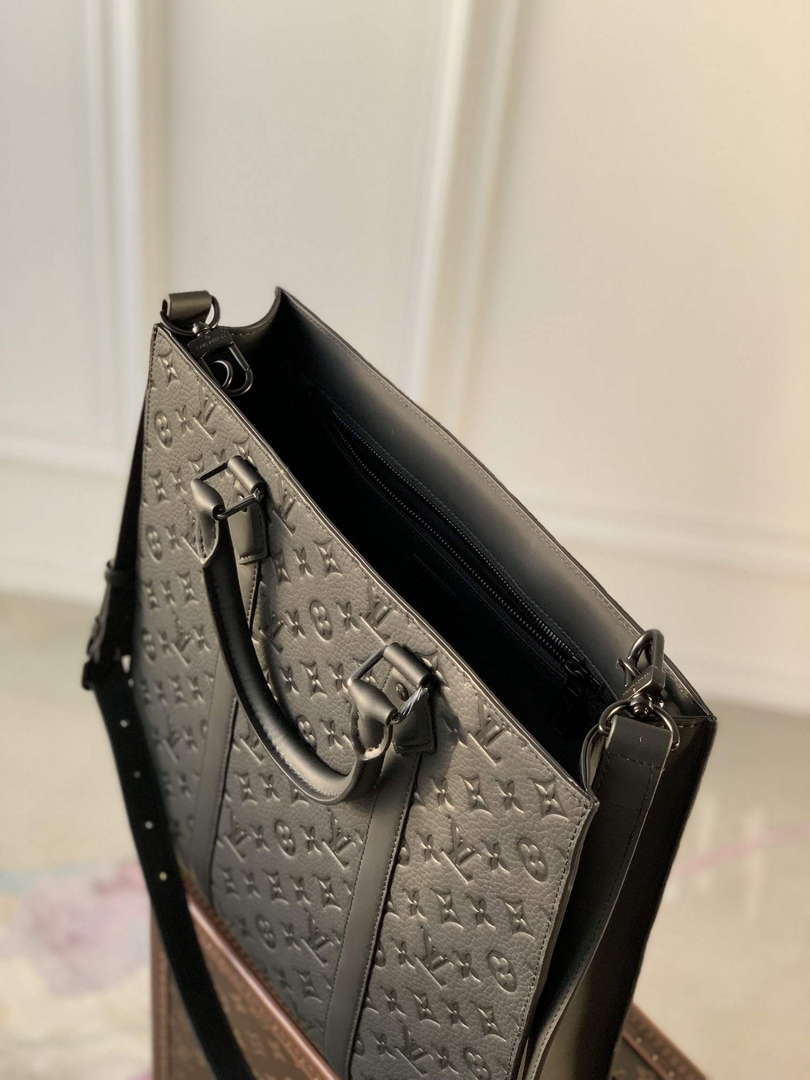 LV M21866 Louis Vuitton Sac Plat NV Bag Black