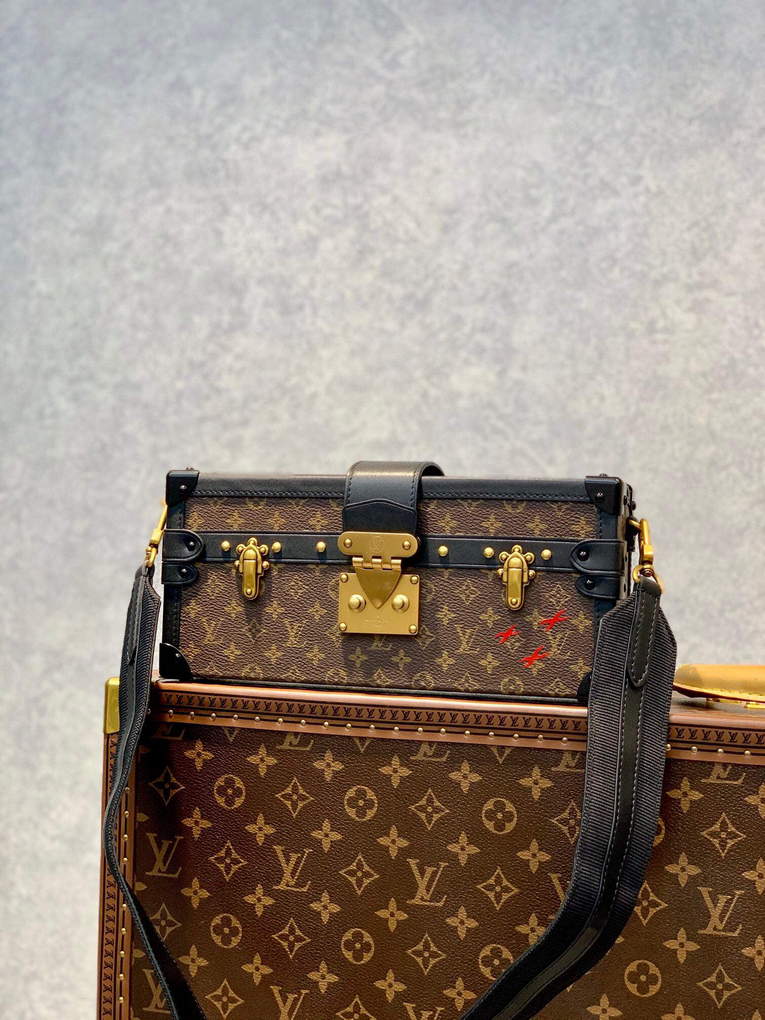 LV M46120 Louis Vuitton Petite Malle East West Handbag