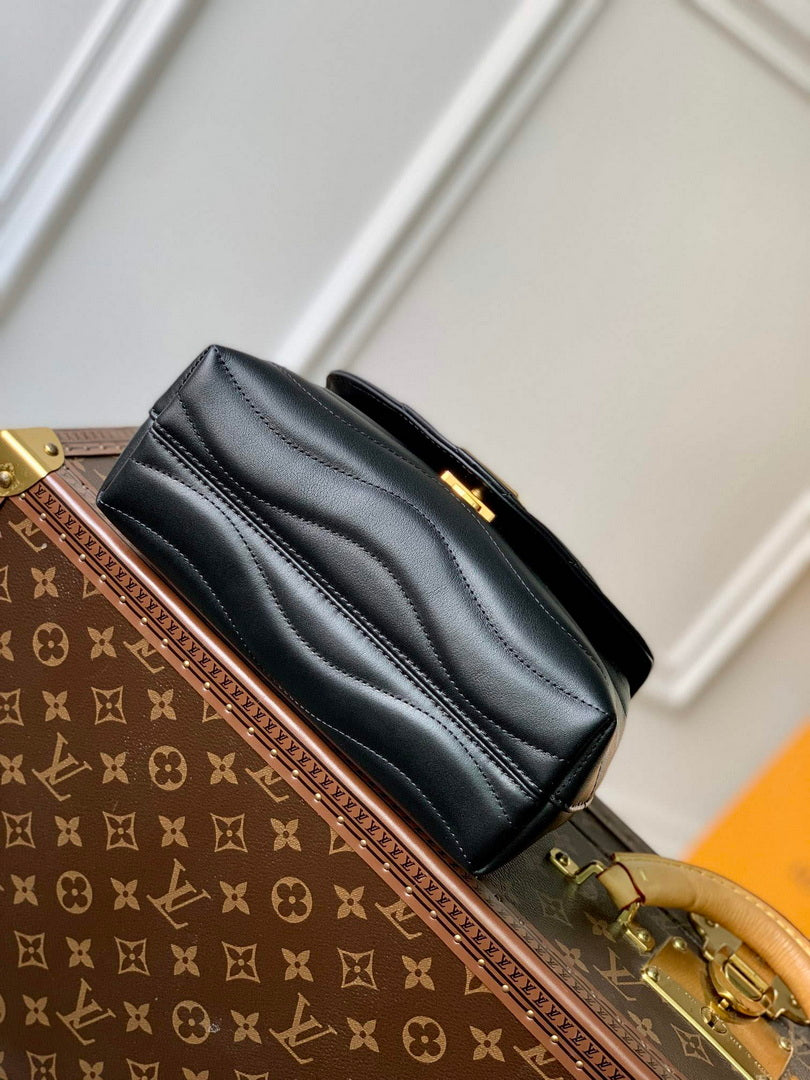 LV M21720 Louis Vuitton Hold Me Top-handle Bag Black