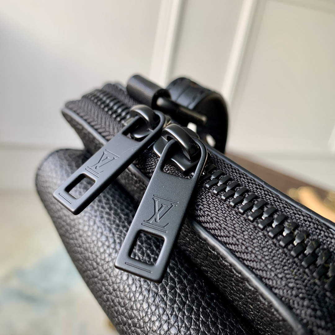 LV M57089 Louis Vuitton Phone Pouch Black