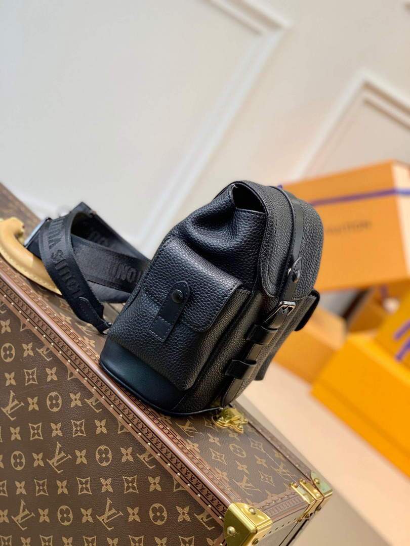 LV M58495 Louis Vuitton Christopher XS Bag Black M58493