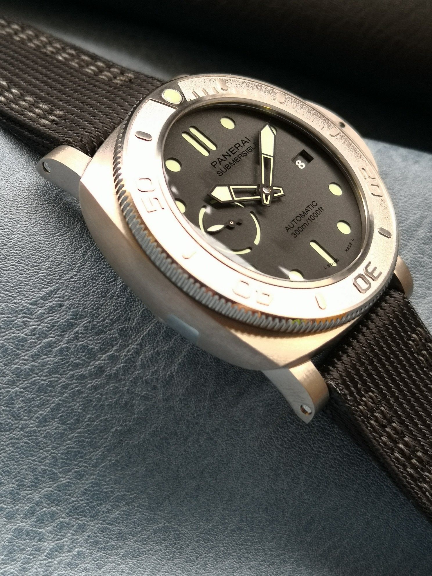 Panerai SUBMERSIBLE Stealth Series PAM00984 watch