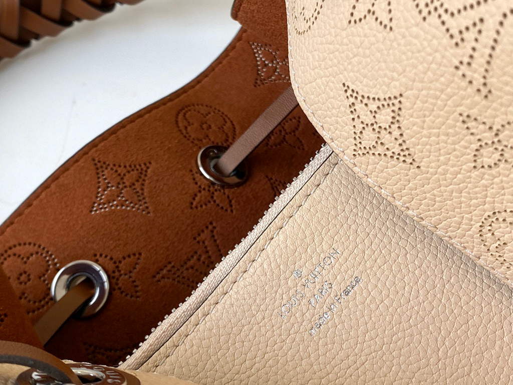 Louis Vuitton M55801 LV M55800 Muria M55799 Mahina Leather beige
