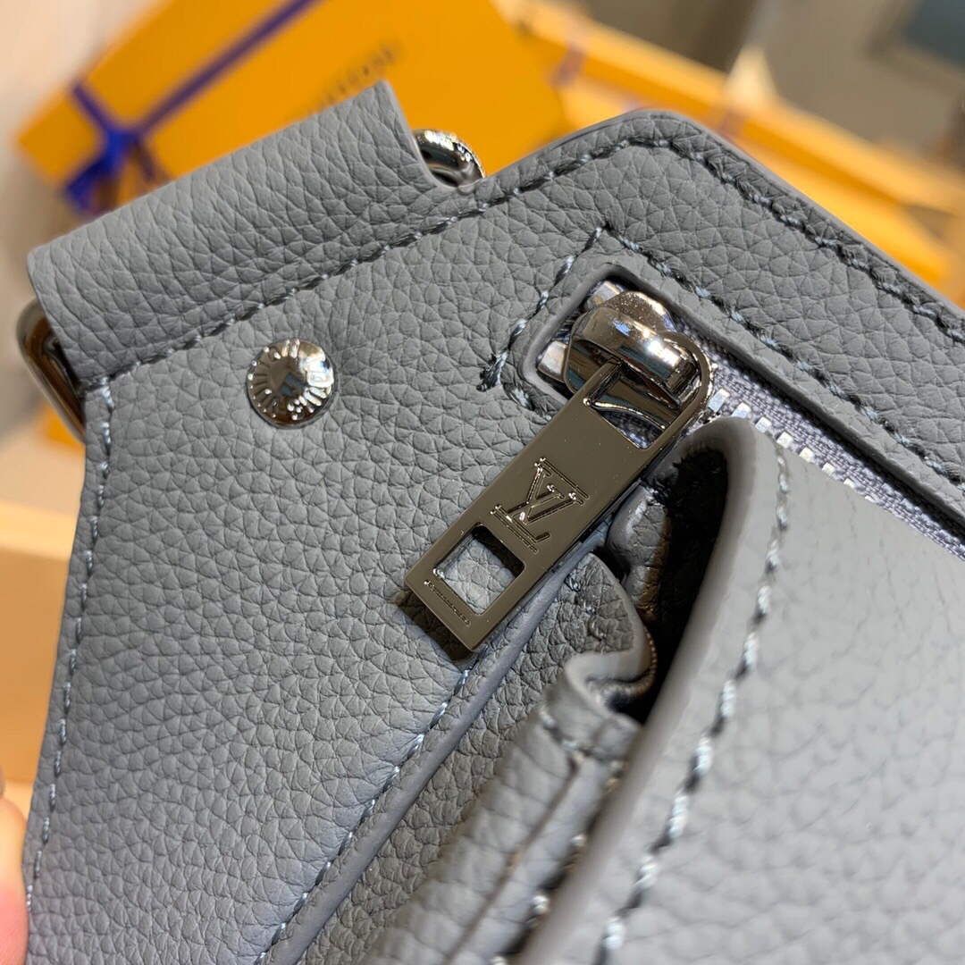 LV M59625 Louis Vuitton New Sling Bag Gray