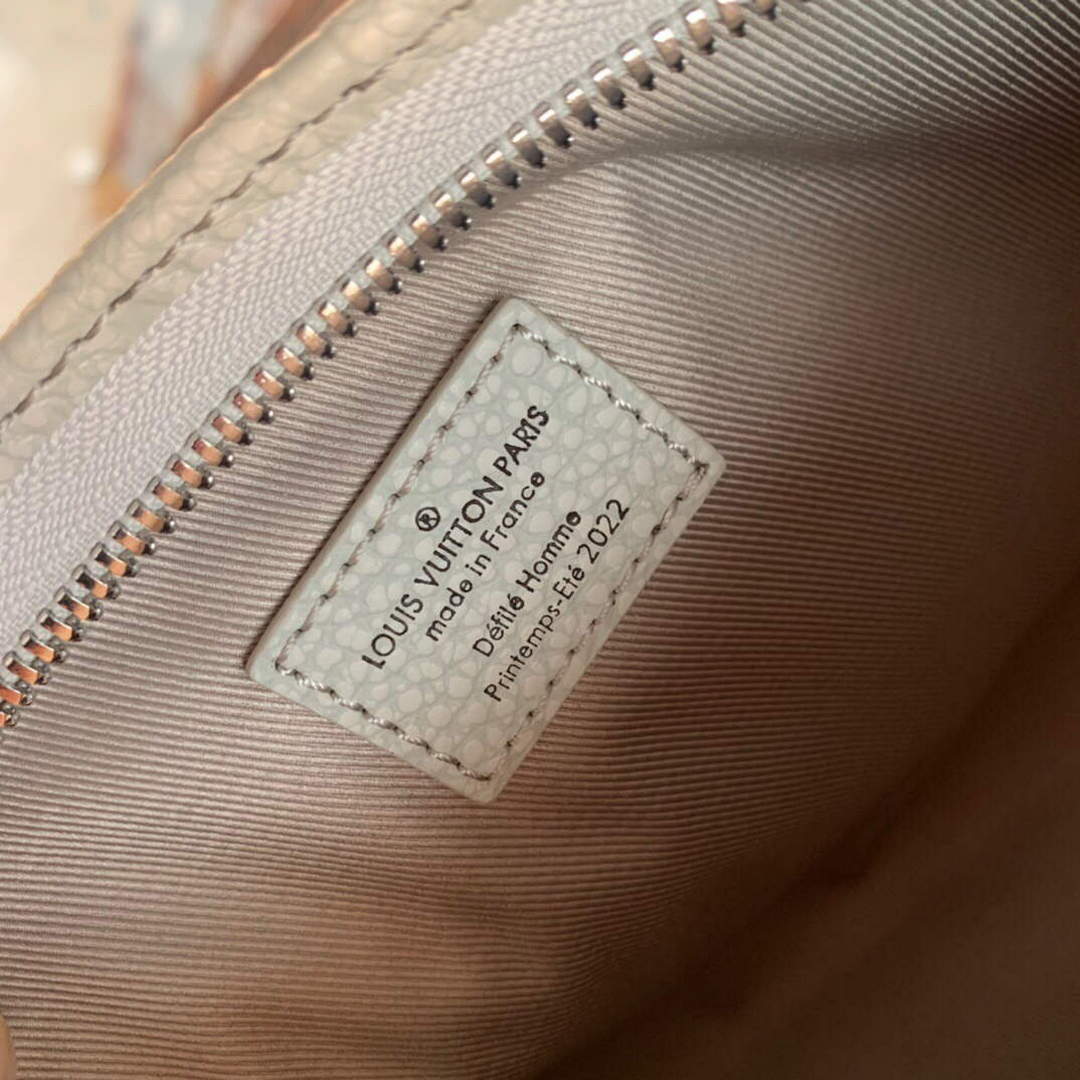 LV M81556 Louis Vuitton Pochette Voyage Other Leathers Light gray