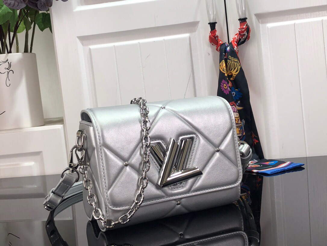 LV M59031 Louis Vuitton Twist PM High End Leathers