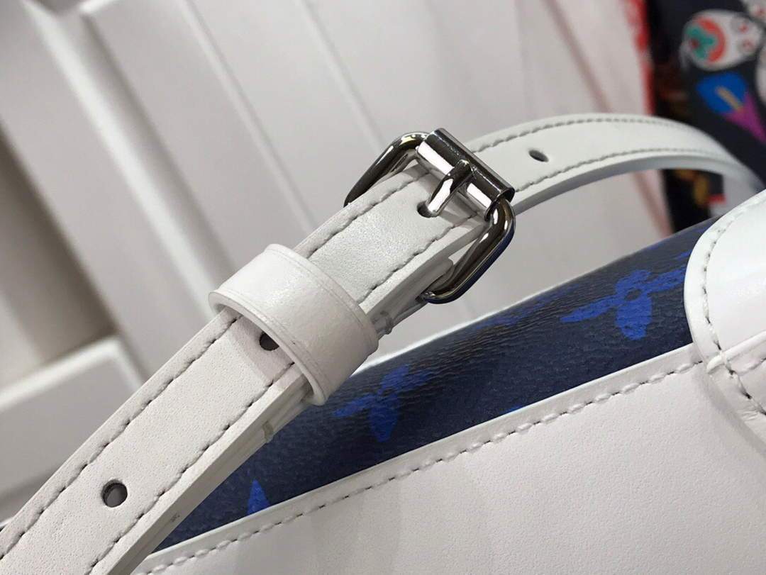 LV M46113 Louis Vuitton Carry It Bag 25cm Monogram Canvas Spring/Summer 2021 Collection Blue
