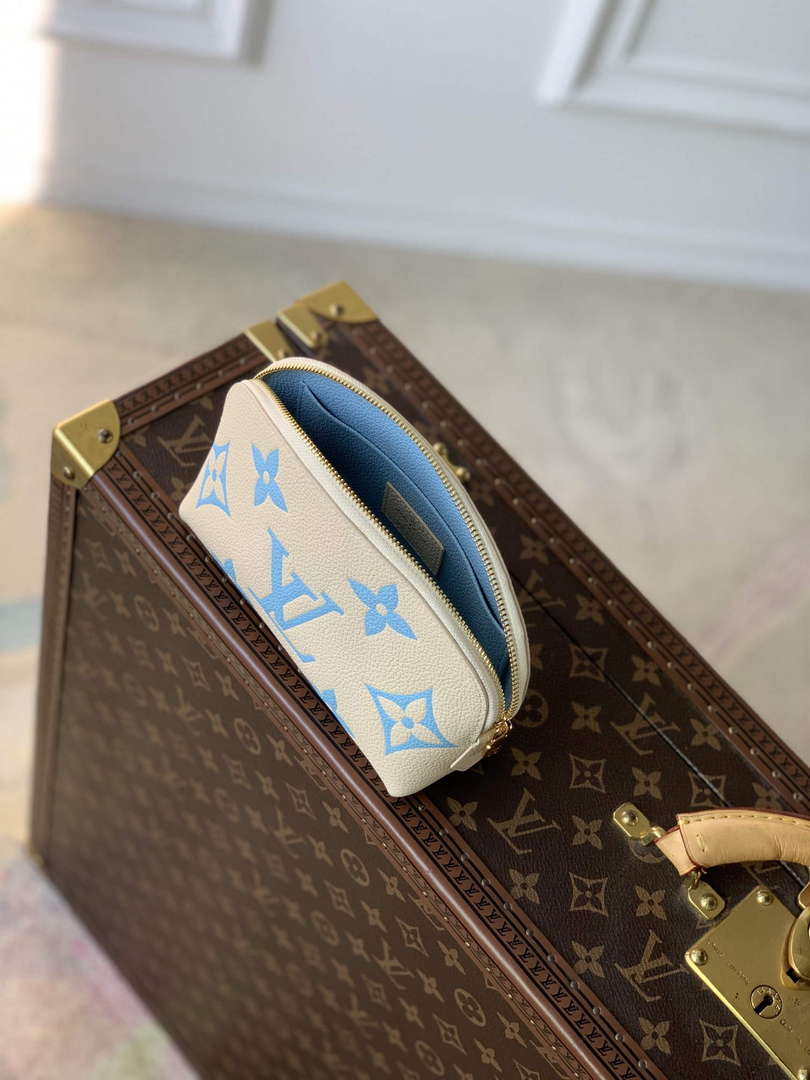 LV M45951 Louis Vuitton Pochette Cosmetique PM Blue