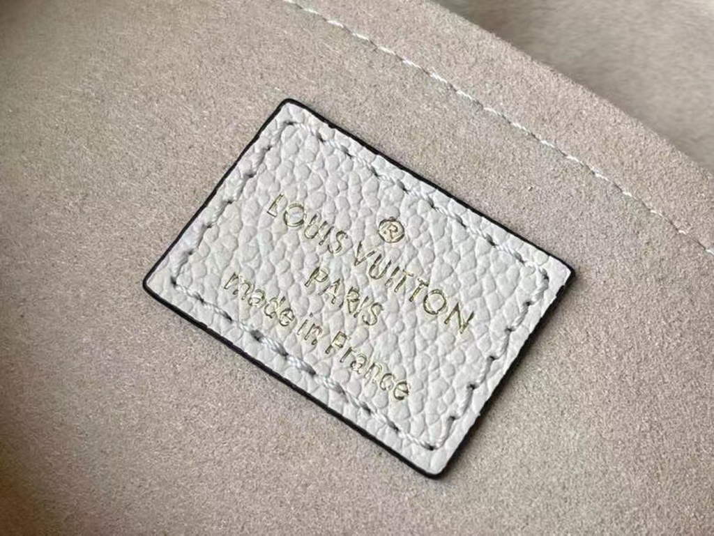 Louis Vuitton LV M46099 Bagatelle Bag Cream