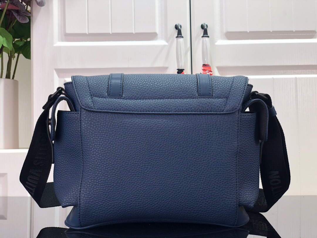 LV M58475 Louis Vuitton Christopher Messenger Bag Navy Blue M58476