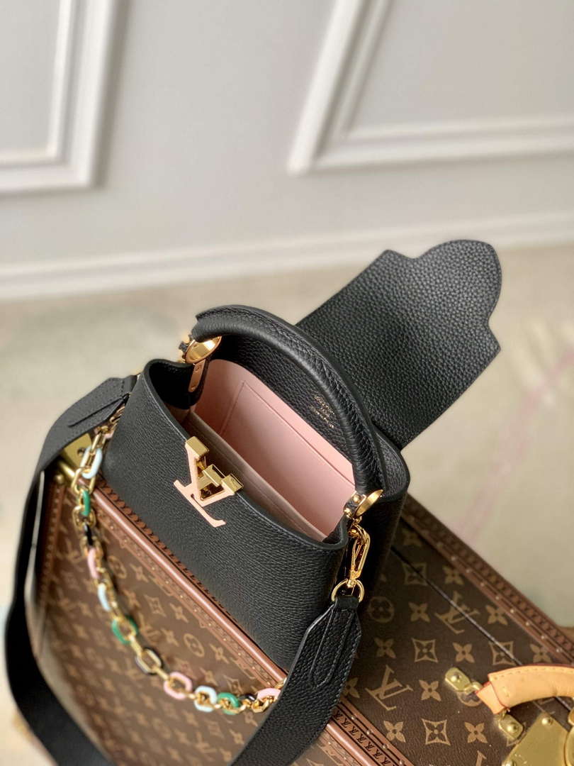LV M21641 Louis Vuitton Capucines Mini Handbag Black