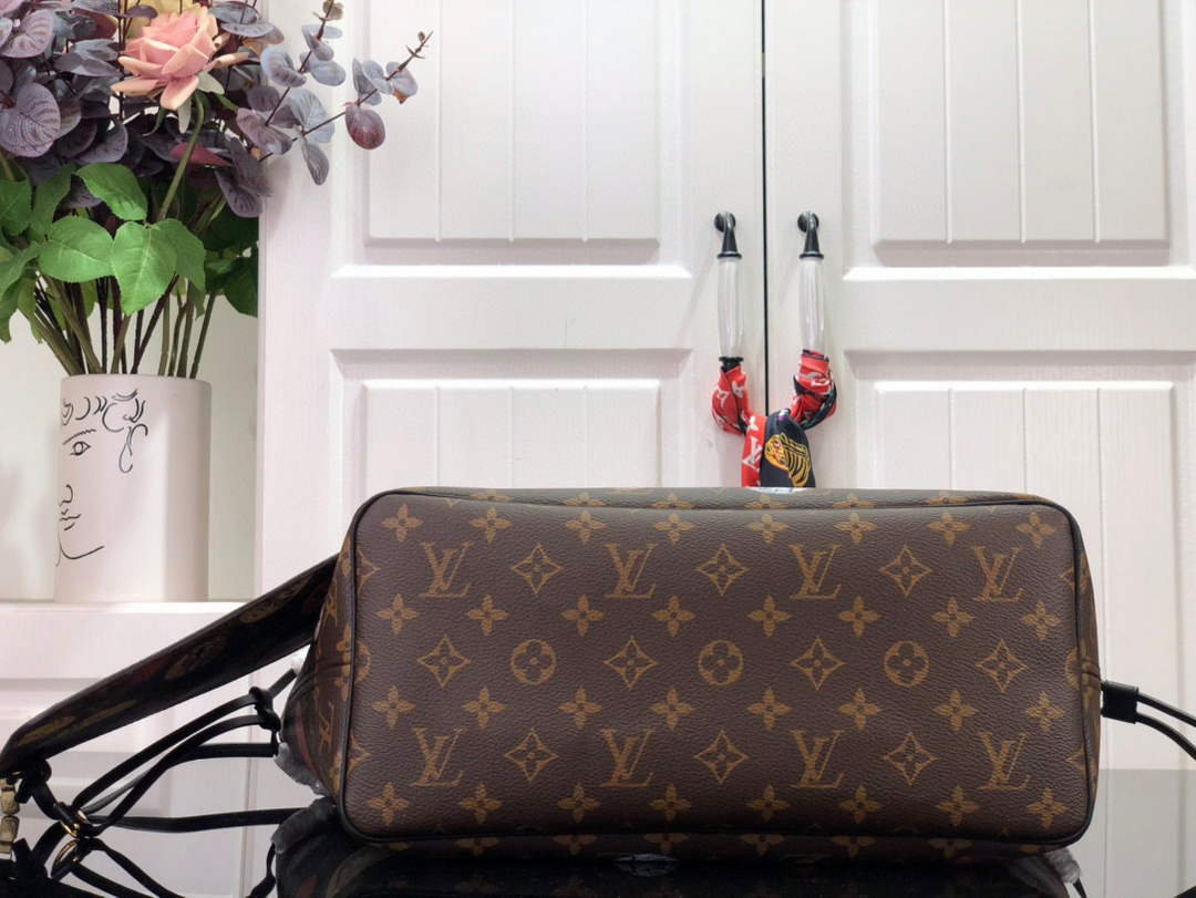 Louis Vuitton LV M45923 Neverfull MM Monogram Cameo printed canvas
