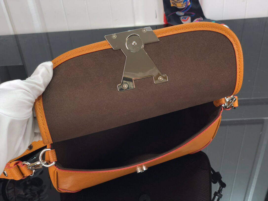 LV M59459 Louis Vuitton Buci Crossbody Bag M59460 Gold Miel Brown