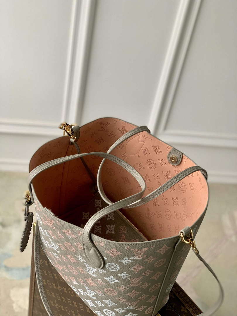 LV M23387 Louis Vuitton Blossom MM Tote Bag Gray