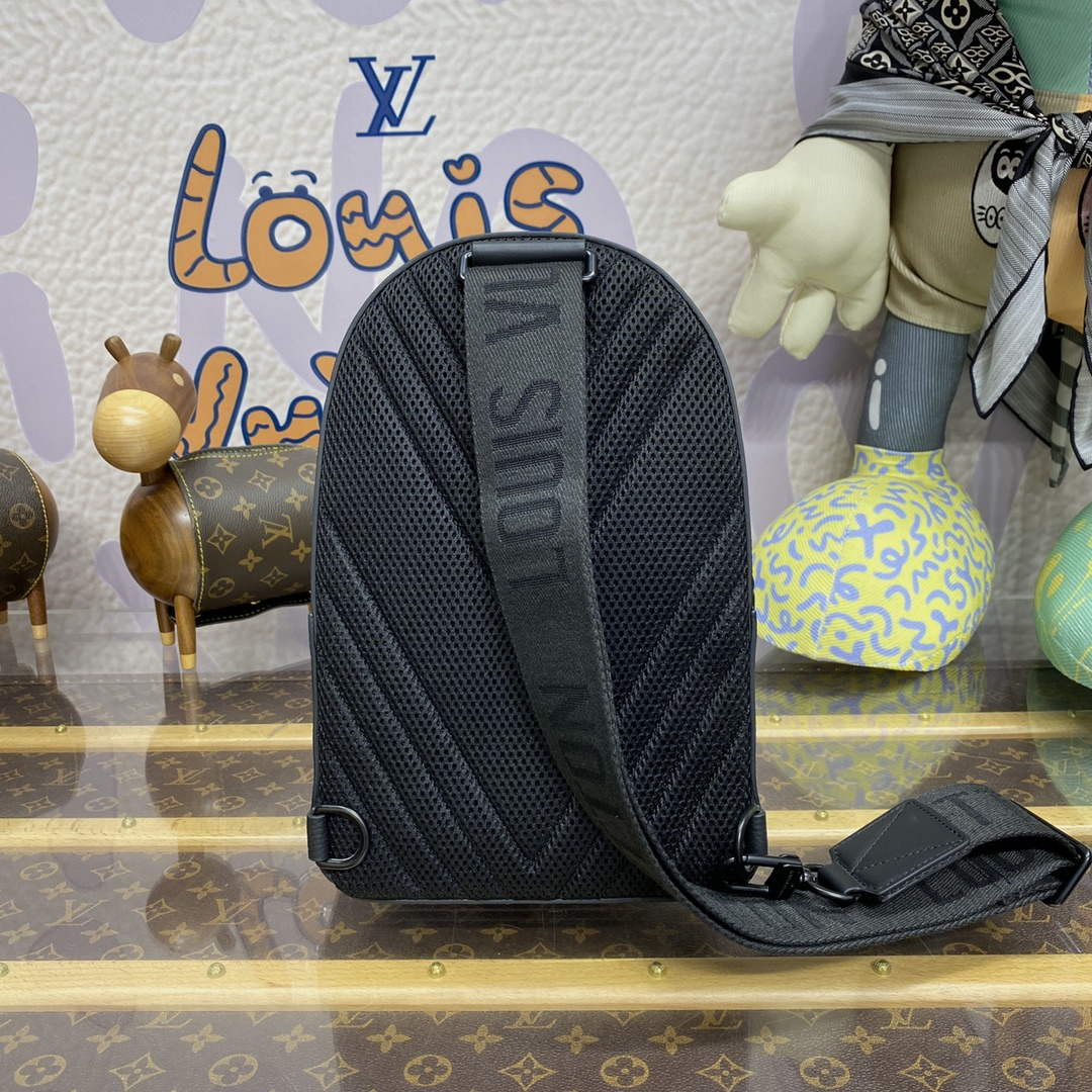 LV M23736 Louis Vuitton Pilot Slingbag Black