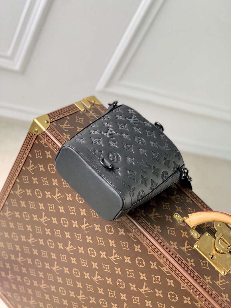 LV M82248 Louis Vuitton Noe Sling Bag Black