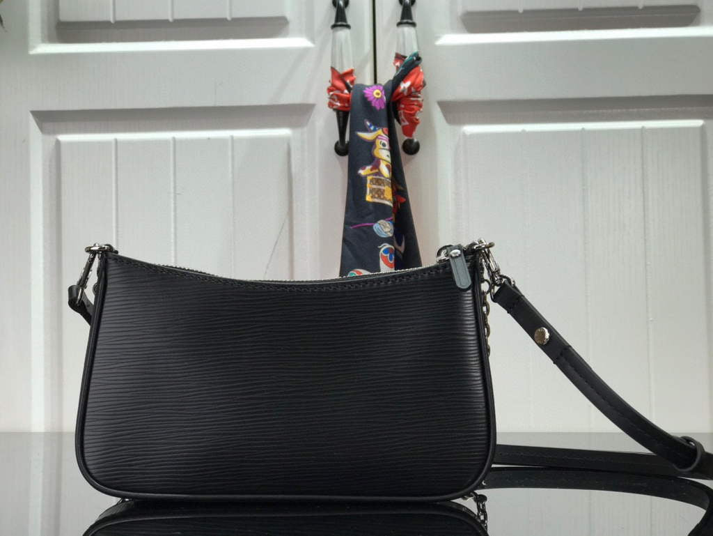Louis Vuitton M80471 LV M80483 Easy Pouch On Strap Black