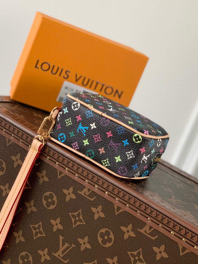 LV M81339 Louis Vuitton Wapity Case Bag Black