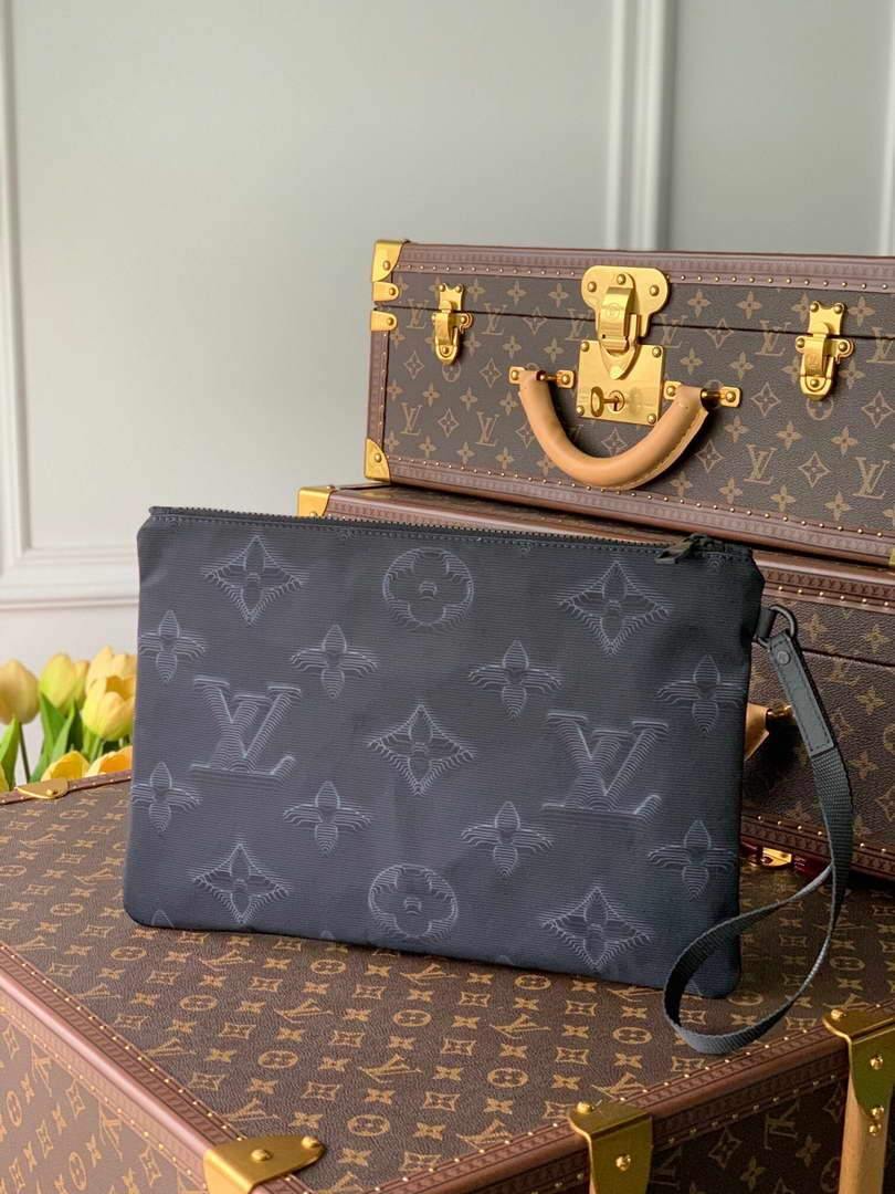 LV M80142 Louis Vuitton 2054 Reversible Pouch Monogram Black And Green