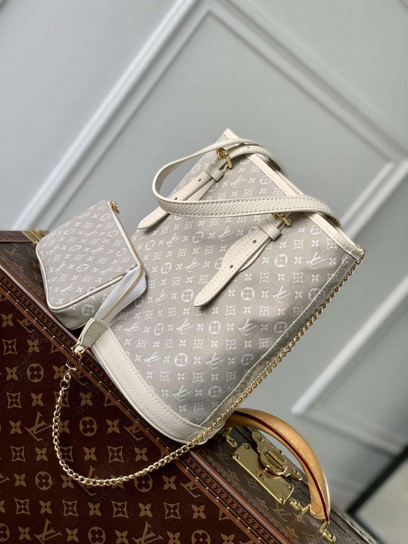 LV M42238 Louis Vuitton Bucket PM Tote Bag White