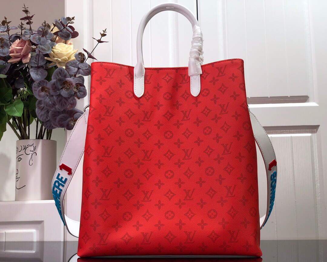 LV M46112 Louis Vuitton Carry It Bag 32cm Monogram Canvas Spring/Summer 2021 Collection Red