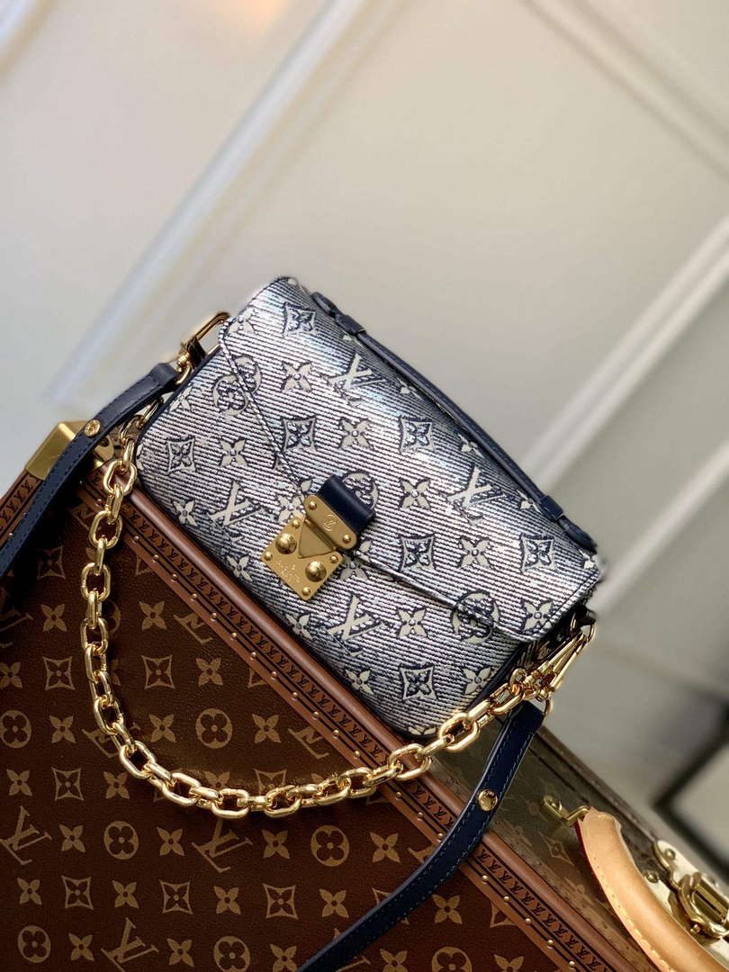 LV M22834 Louis Vuitton Pochette M��tis East West Handbag Blue