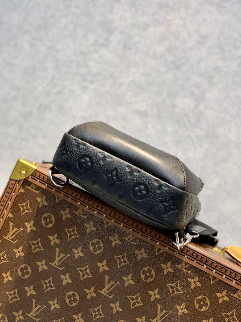 LV M59926 Louis Vuitton Avenue Slingbag Other Leathers