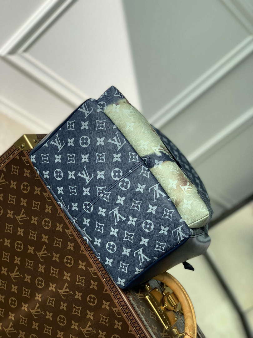 LV M46553 Louis Vuitton Discovery Backpack Bag Blue