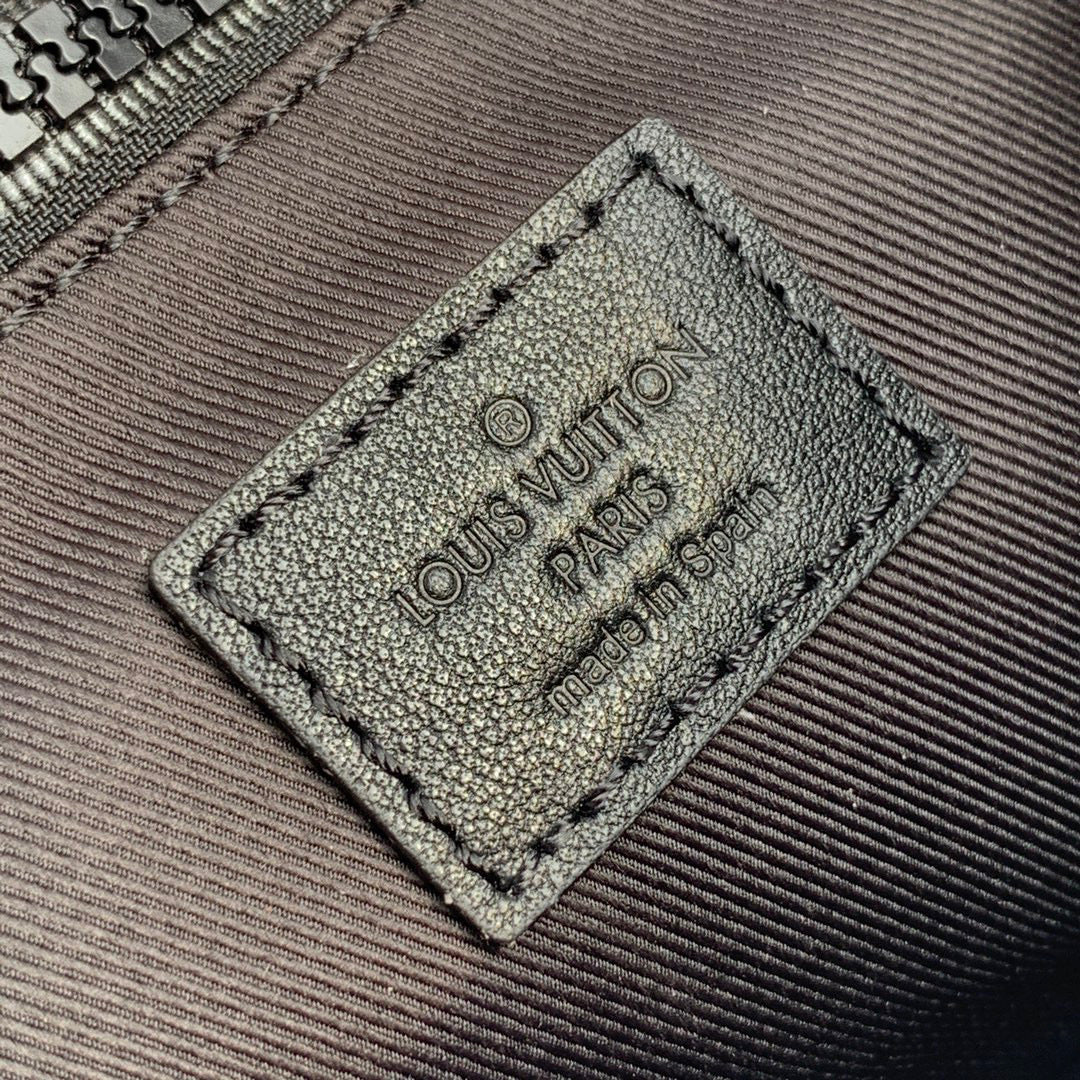 LV Louis Vuitton M58487 S Lock Sling Black