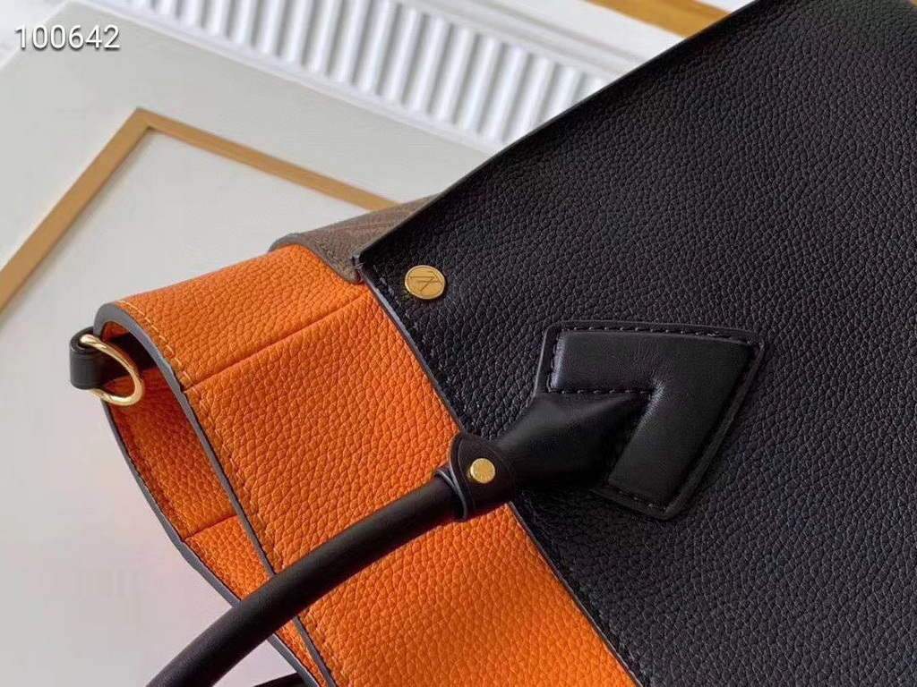 LV M53823 Louis Vuitton M55302 on My Side High end Leathers Tote Bag Black