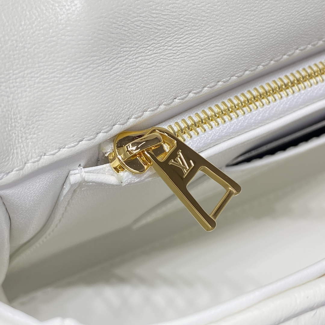 LV M24186 Louis Vuitton GO-14 MM Bag Off-white