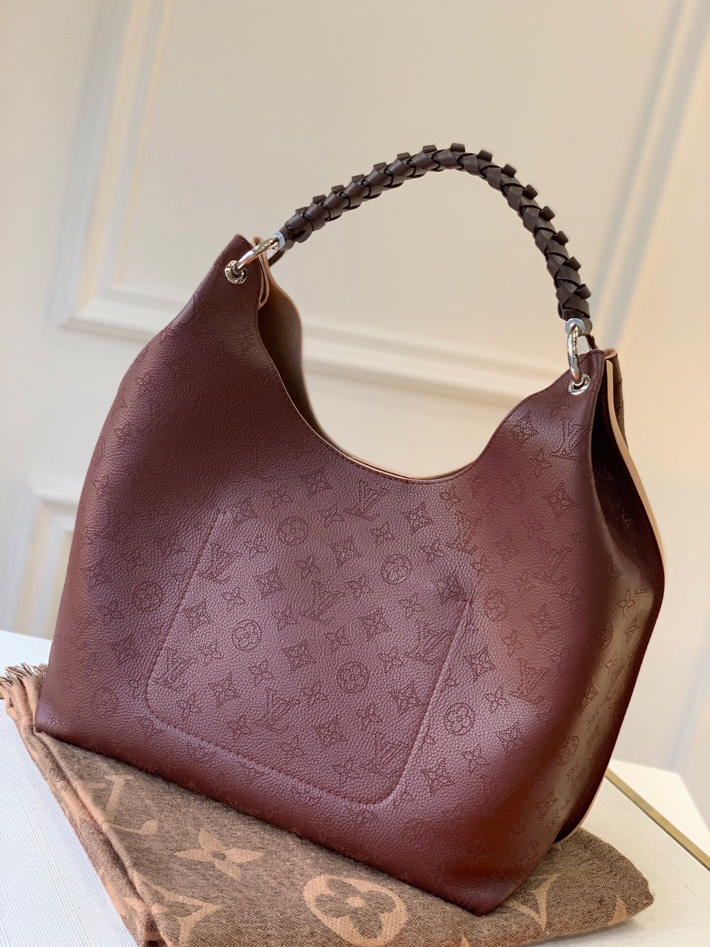LV M53188 Louis Vuitton Carmel Mahina Bag M52950 Wine Red